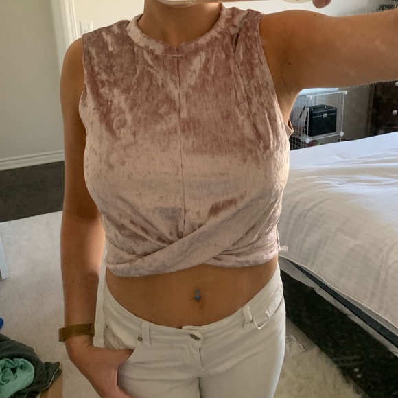 Guess crop top - Picture 2 of 5